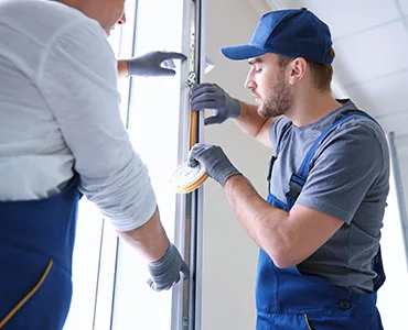 glass repair experts in Myrtle Grove, FL